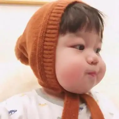 小脸胖嘟嘟的男生头像呆萌可爱调皮图片
