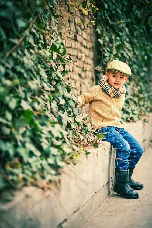 无忧无虑的小孩