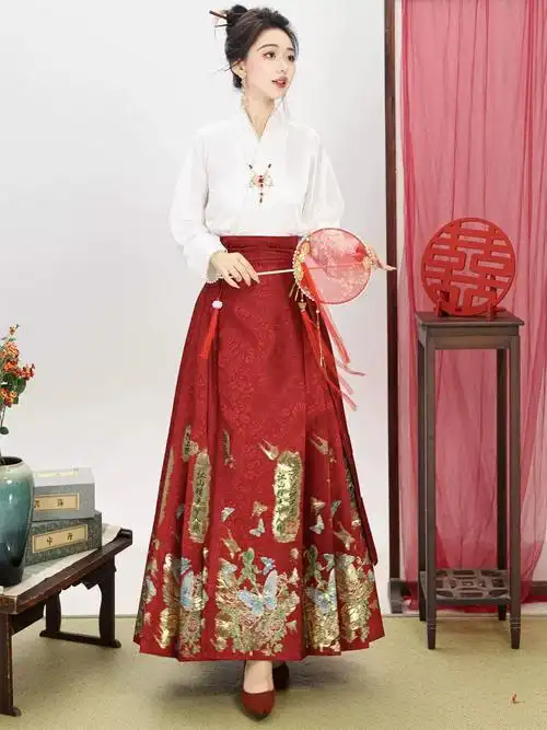 明制汉服马面裙织金妆马面裙搭配国风新中式 高级感显瘦日常通勤裙 -