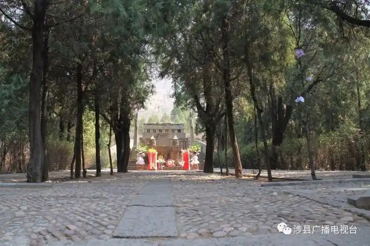 致敬涉县这位老人义务为左权将军守墓69年