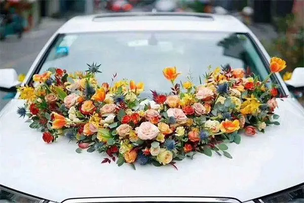 婚车怎么扎花