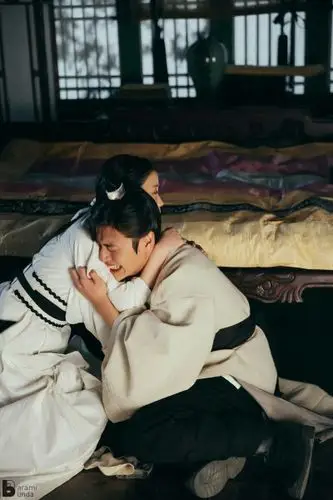 步步惊心:丽# #iu李知恩# #姜河那# 【一组八树恋爱日常照6p】