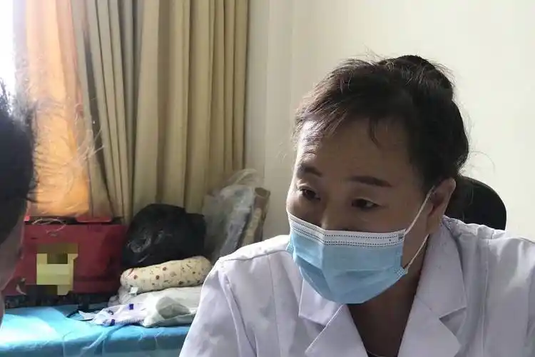 女士监测卵泡,出现成熟优势卵泡时再试孕