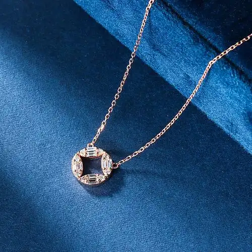 宝创18k021克拉天然钻石马眼铜钱吊坠项链锁骨颈饰