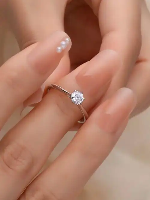 谁说30分钻戒拿不出手60经典款真的爱住