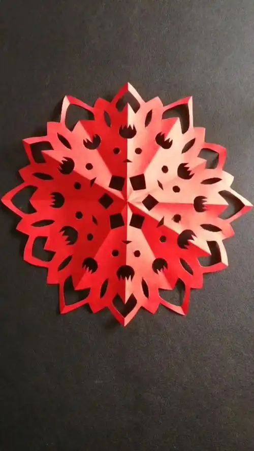 剪纸#手工剪纸六角窗花,步骤图明了,一看就懂.