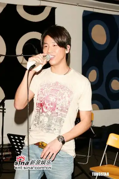 组图:陶喆带伤为个唱苦练 已经忌口求早点康复