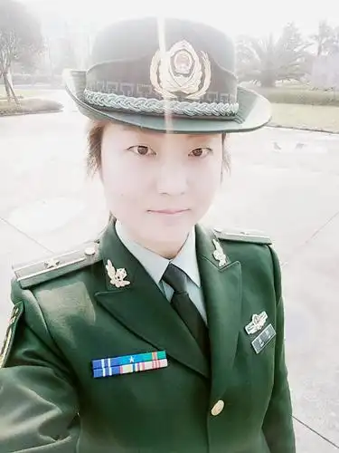 曾经我是一名武警水电部队的女军官,2017年转业.