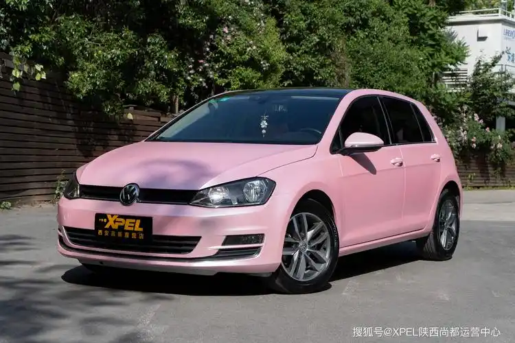 西安改色膜大众高尔夫樱花粉高新直营店装贴案例