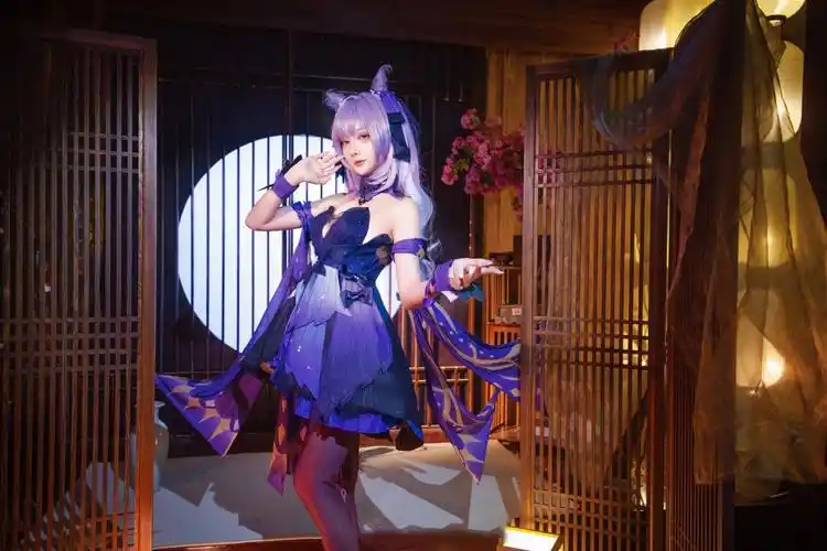 《原神》刻晴cosplay - vvcon美瞳网