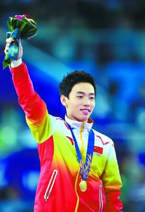 亚运自由操夺金:邹凯笑了