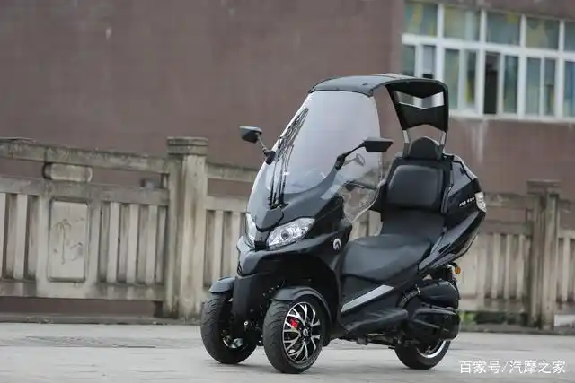 400cc进口倒三轮,标配abs,顶棚可拆卸,能拉能装,简直摩旅利器