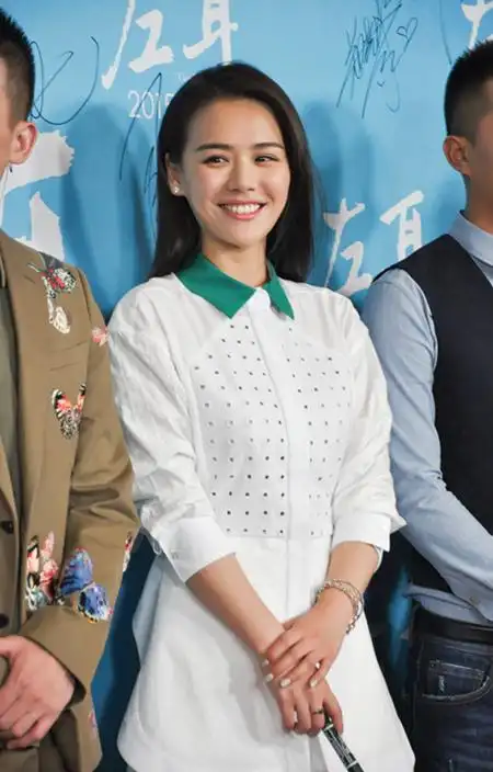 《左耳》观影 张一白顾长卫"争抢"马思纯