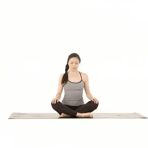 用最舒适的姿势盘坐