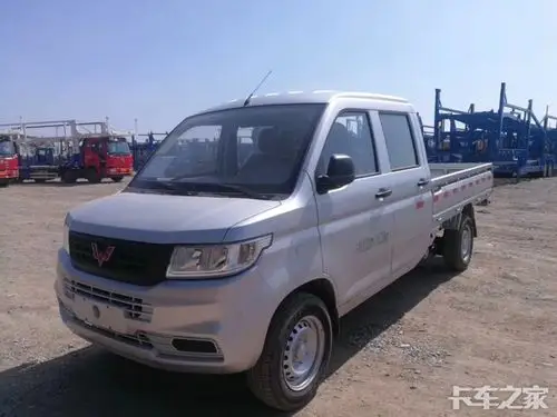 河北保定地区五菱宏光新卡15轻微质损车降价出售