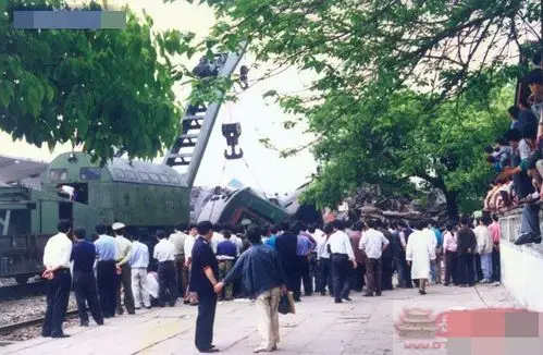 事件纪实1997岳阳荣家湾429火车追尾特大事故