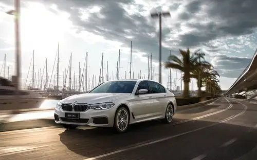 99万-64.39万.宝马5系,综合实力最强