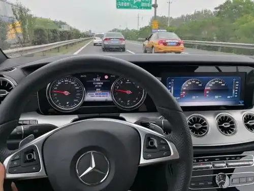 同样都是开奔驰,原来也分等级-新浪汽车