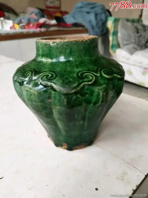 明代法华瓜棱形绿釉如意云头纹茶叶罐,高12厘米,口径6厘米_价格650元