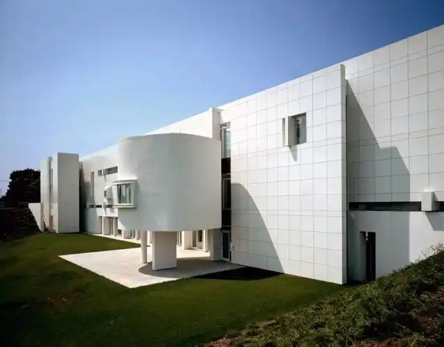 为白色设计付诸一生?以简单诠释建筑的力量 万里挑一 | 品臻