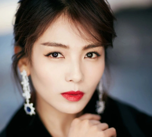 了相夫教子的重担后却在事业上找到人生的另一闪光点的就多属这类面相