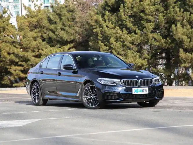 【2020款宝马5系530li xdrive m运动套装_整体外观_11/210张图片】
