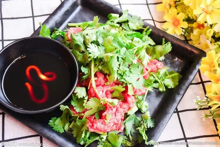 生吃牛肉摄影图__传统美食_餐饮美食_摄影图库_昵图网nipic.com