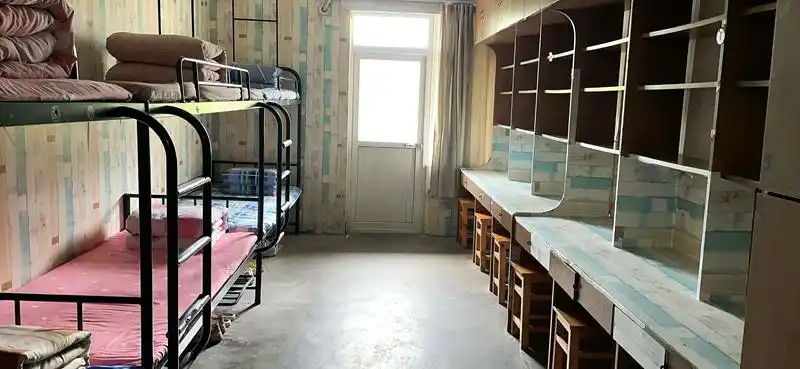 >首页>新闻动态>正文>学校高度重视,出台《安徽工业大学文明安全宿舍