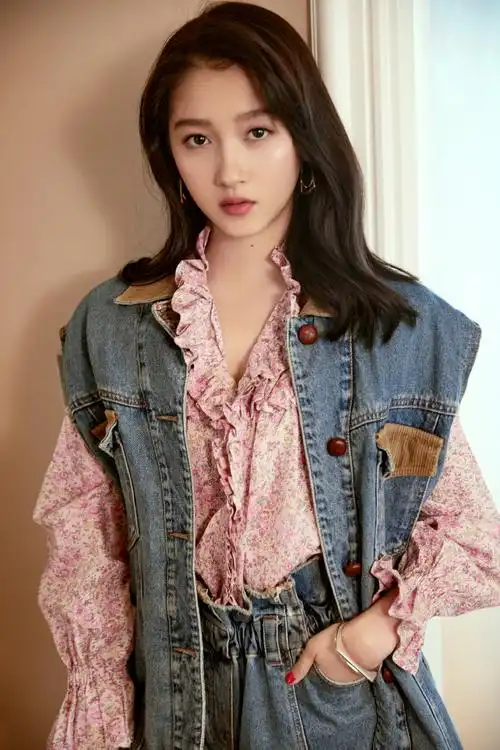 关晓彤轻甜粉嫩写真图片29