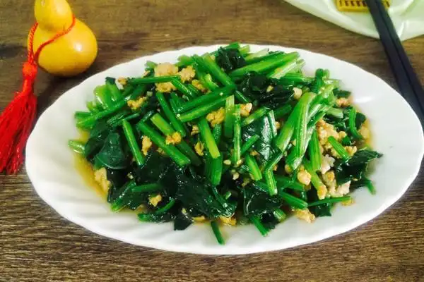 肉末炒菠菜
