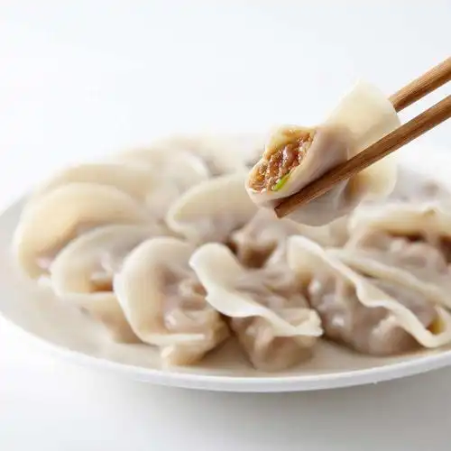 p>白菜猪肉饺子是指以白菜猪肉为馅包成的饺子. /p>