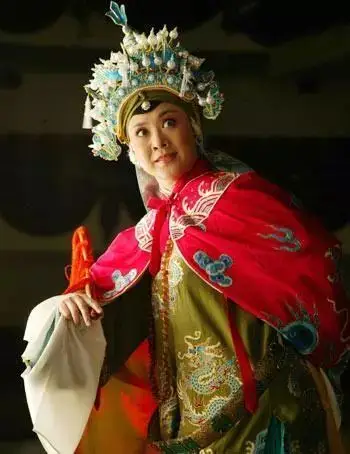 袁慧琴演唱京剧版对花枪这身段这唱腔动人心魄