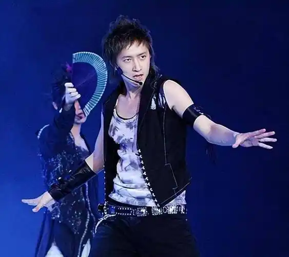 韩庚:不想被人瞧不起,在韩国做练习生每天练20多小时_明星_故事_成为