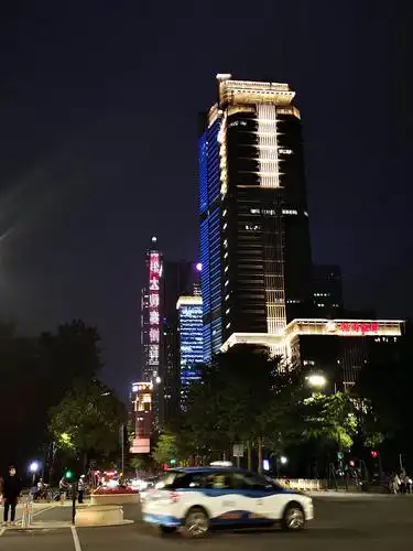 市民中心街边夜景