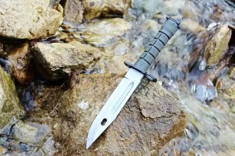 战场上的一代热血名刀——削铁如泥的美军m9军用刺刀