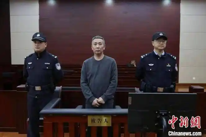 摄法院审理查明,2008年至2022年,被告人王华利用担任安庆市宿松县县长