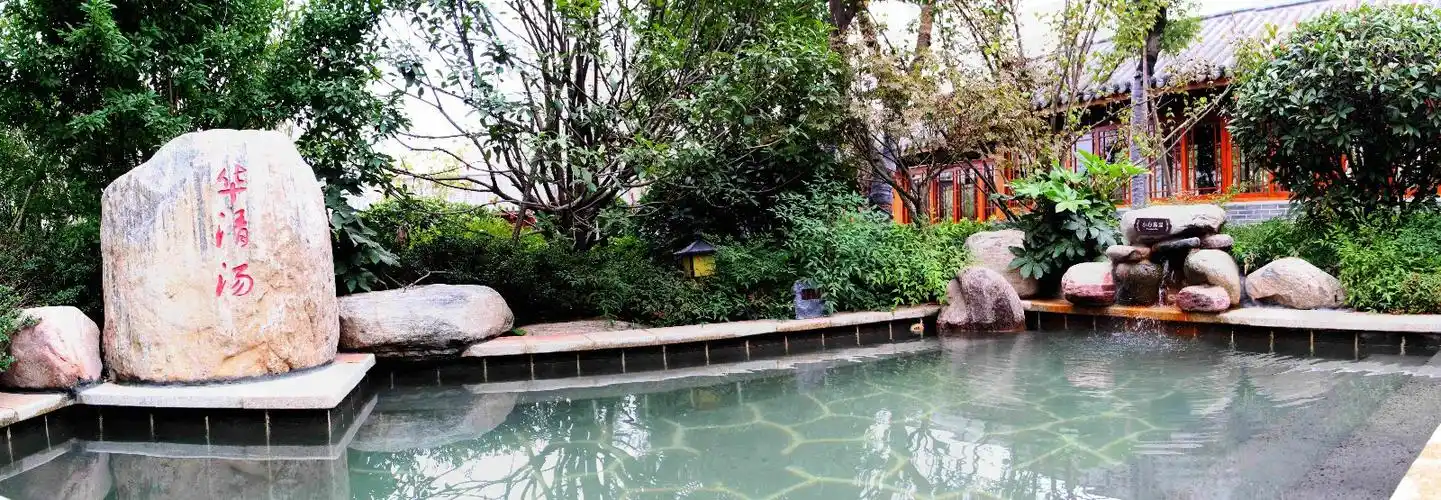 离市区不到1小时的车程,来一次褪尽衣衫的"约泡"之旅!