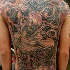 满背降龙罗汉纹身图案