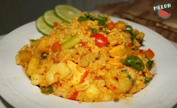 刘巧巧melonl做的泰式红咖喱海鲜炒饭