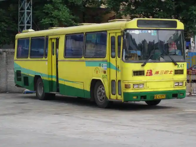 广州牌:gzk6100客车