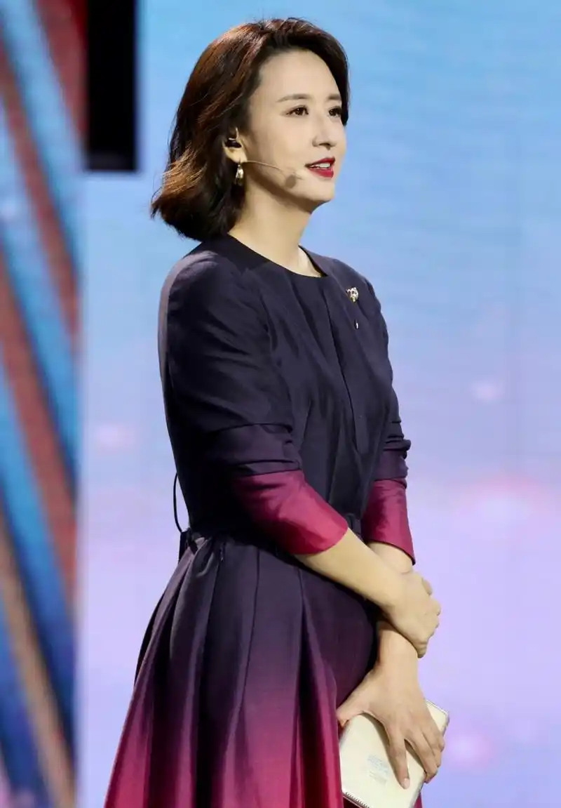 央视美女主持张蕾  高清美照合集