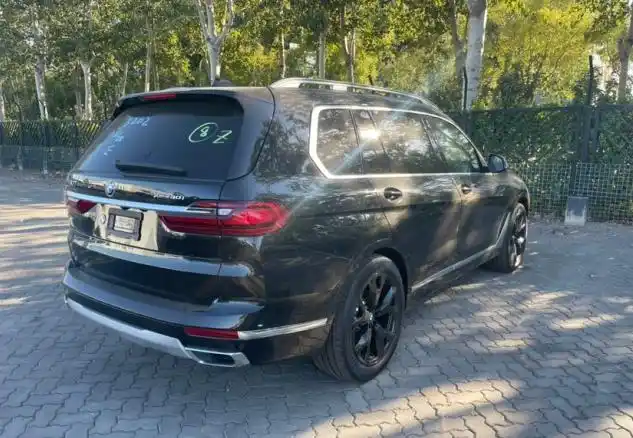 宝马x7 2022款 美规版3.