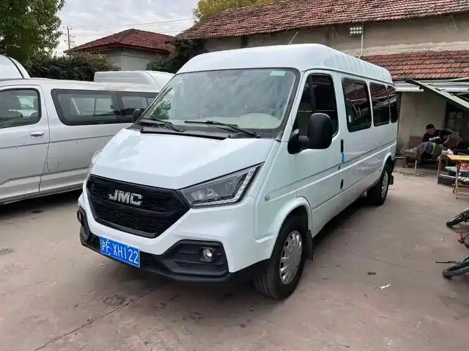 最新到店 21年江铃特顺  长轴中顶 国六排放标准 9座蓝牌 - 抖音