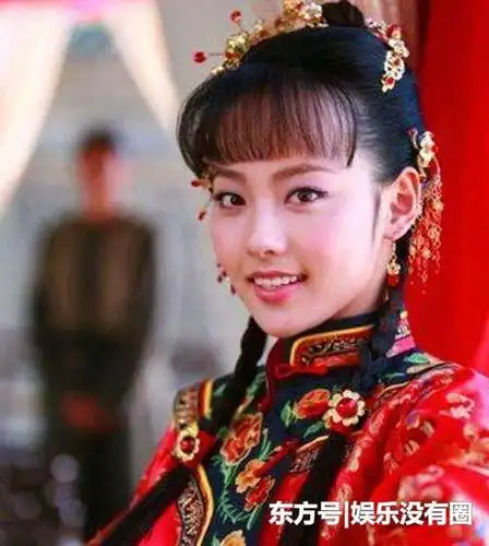 张嘉倪在《新还珠格格》中饰演胡若兰,相当的美艳.