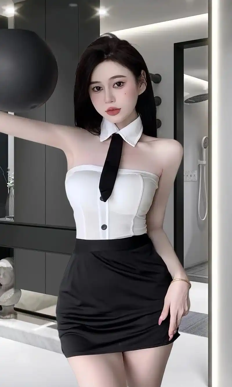 薄纱包臀裙秘书制服套装!简 - 抖音