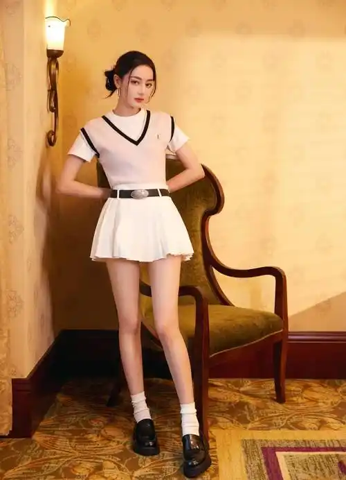 迪丽热巴写真曝光:炸裂演技与完美身材,娱乐圈新星双重魅力揭秘!