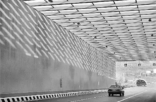 济南投资量最大的单体工程,它拥有全市最长市政隧道——2062米的石房