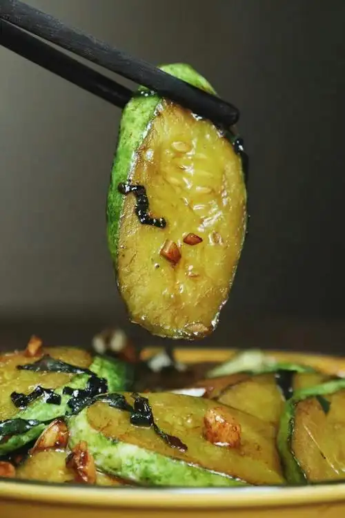 【紫苏煎黄瓜的做法步骤图,紫苏煎黄瓜怎么做好吃】山仓林食_下厨房