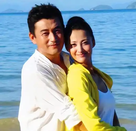 回顾王志飞一婚失败后与张歆艺携手7年三天闪婚张定涵终获幸福