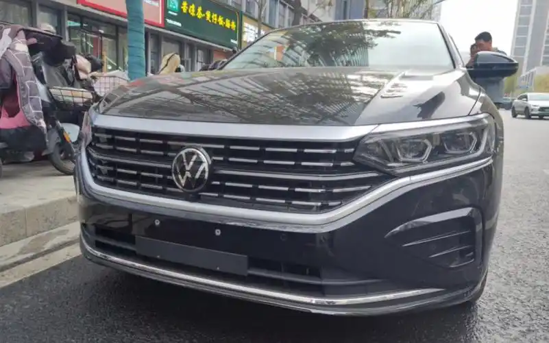 24款大众帕萨特380豪华,裸车179000,价格真实惠啊!